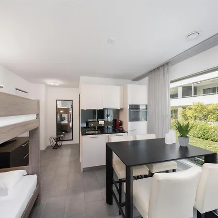 Victoria Aparthotel 3*